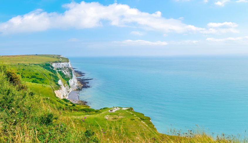 Discover the Secrets to a Smooth UK Bank Holiday Getaway: Avoiding Queues at Dover
