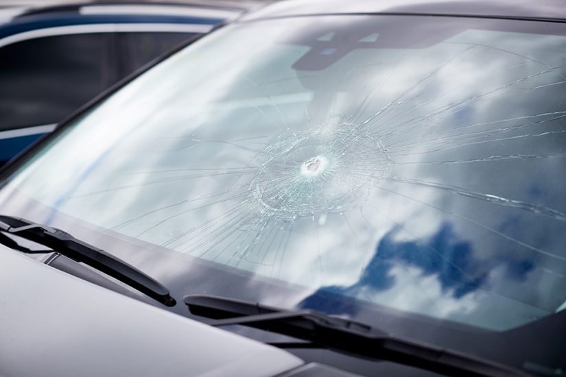 8 Benefits of Repairing a Windscreen Instead of Replacing It
