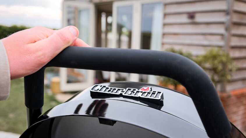 Char-Broil Patio Bistro E2Coal BBQ Review: The Compact Hybrid BBQ Designed For Modern Outdoor Living
