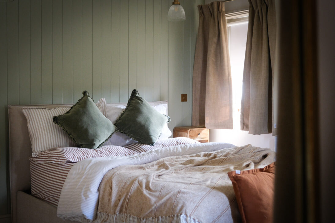 An End-of-Summer Bedroom Refresh with Yard