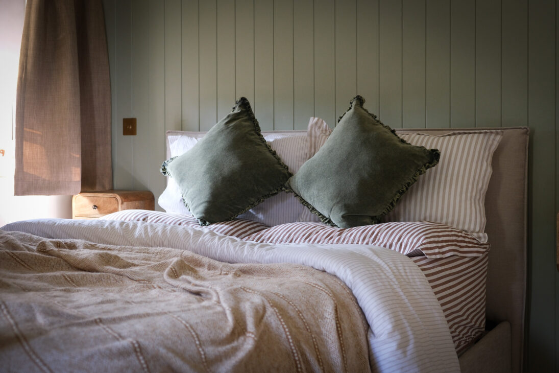 An End-of-Summer Bedroom Refresh with Yard