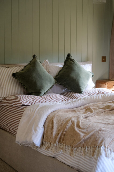 An End-of-Summer Bedroom Refresh with Yard
