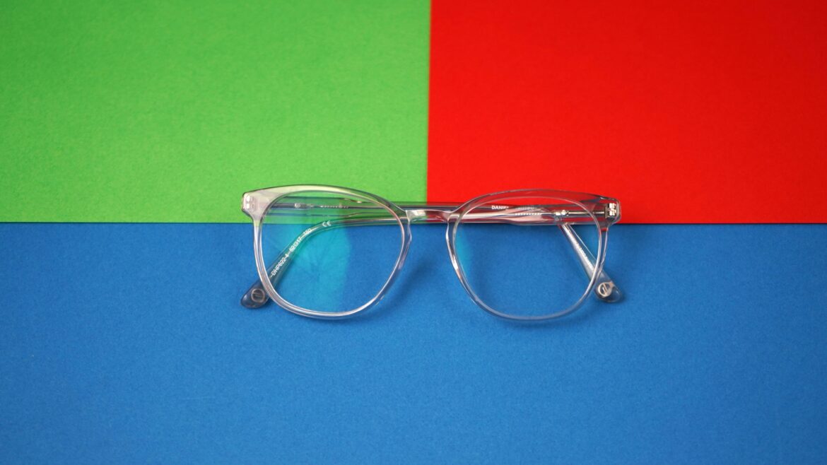 Why Colour-Changing Glasses Are A Smart Style Choice